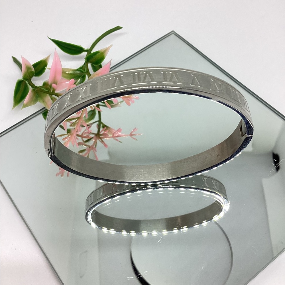 ROMAN NUMBER BRACELET - Picture 3 of 3